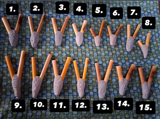 Artesão Indígena Kuripè – Aplicador Tradicional Huni Kuin Rapè (Item de Colecionador)